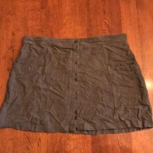 Army green button-up mini skirt with pockets